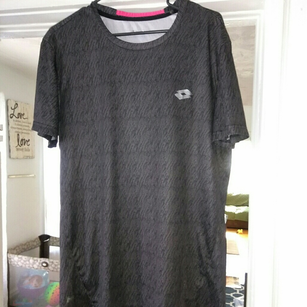Athletic shirt